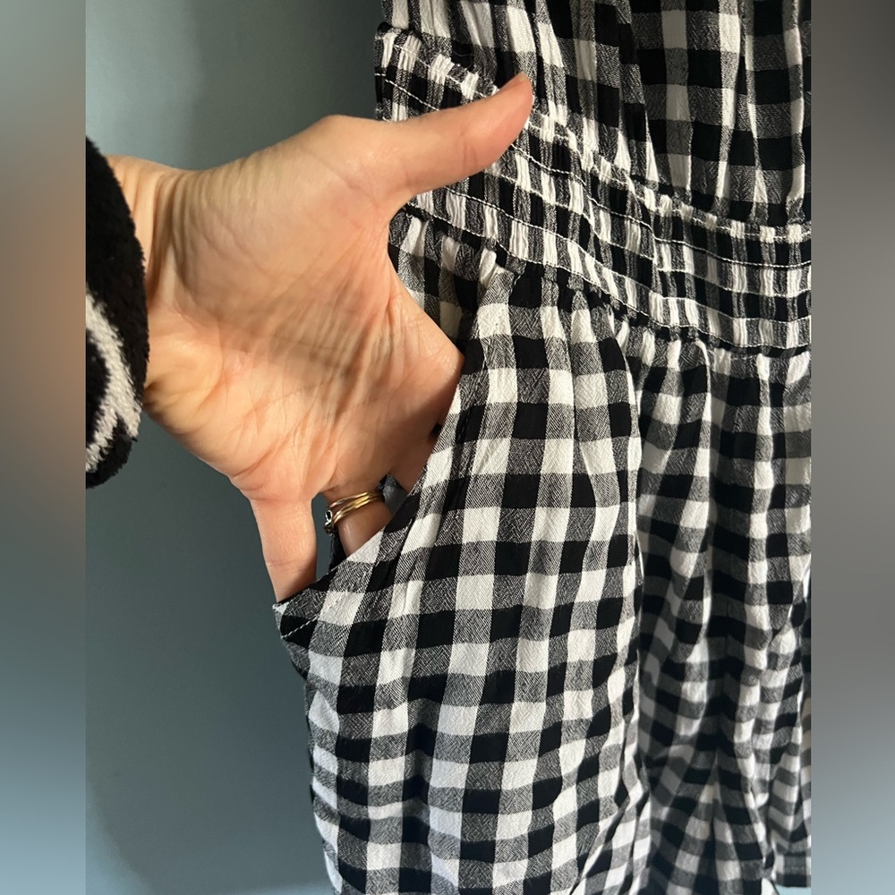 GUESS Romper Black & White Gingham Size M NWT 🏷️ has pockets!! - Picture 11 of 15
